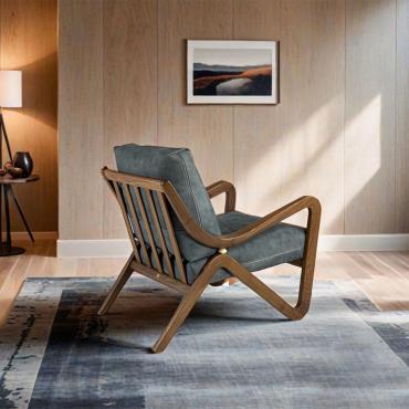 Poltrona imbottita con braccioli in legno Jody