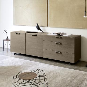 Credenza bassa e lunga con ante e cassetti Berry