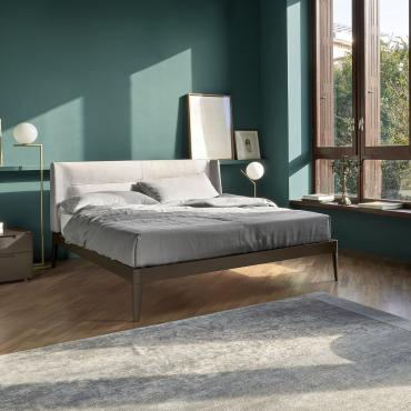 Letto moderno in legno con testiera imbottita Maryland