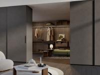 L'armadio scorrevole Rover Lounge è rivestibile con un ampio e selezionato campionario di tessuti e similpelli