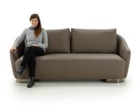 Esempio di seduta e proporzioni del divano Osaka 