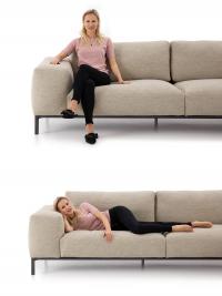 Elevato comfort di seduta offerto dal divano Richmond grazie all'imbottitura in piuma e al bracciolo cm 30