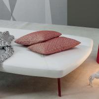 Coppia di cuscini in piuma da abbinare ai divani e ai letti della collezione Bonaldo