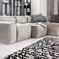 Particolare del divano componibile di design Peanut B di Bonaldo