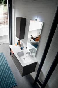 Mobile bagno N51 con lavabo in mineralmarmo mod.Bliz