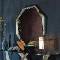 Specchio di design ottagonale con cornice specchiata Emerald di Cattelan