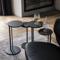 Tavolini in ceramica da lato divano Sting di Cattelan proposti in 4 differenti finiture