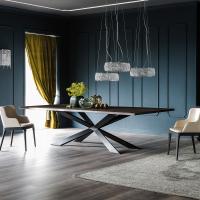 Tavolo Spyder di Cattelan posizionato in un elegante soggiorno