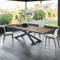 Tavolo di design Spyder di Cattelan con piano in legno dai bordi irregolari in massello
