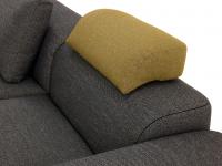 Particolare del cuscino poggiatesta opzionale, qui proposto in tessuto Andros colore 1357