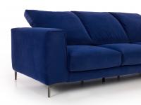 Particolare degli schienali reclinabili del divano Foster