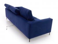 Vista posteriore del divano Foster con schienali regolabili manualmente e sedute estraibili elettriche