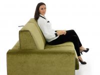 Proporzioni di seduta ed ergonomia sul divano letto in velluto Myron