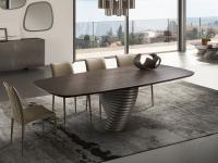 Tavolo di design da soggiorno Vortex con piano sagomato in legno impiallacciato testa di moro
