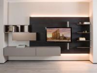 Parete attrezzata con boiserie Rebel 12 - basi sospese, pensile a ribalta, pensile a giorno e mensole, con porta Tv orientabile