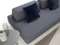 Particolare della cuscinatura di seduta monoscocca del divano Prisma Air