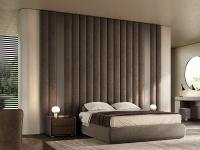 Boiserie in tessuto per la camera da letto Lounge, disponibile alta 130 cm oppure a tutta altezza, come nel caso in foto