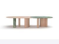 Tavolo scultura con basi a colonna con piano sagomato nel modello più grande da 350 cm