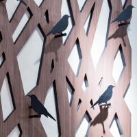 Appendiabiti a forma d'albero Rami - dettaglio dei ganci appendiabiti in metallo a forma di uccellini