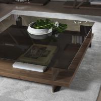 Tavolino Cerian disponibile anche nella versione quadrata - particolare del vetro bronzato