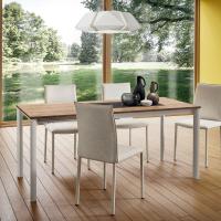 Il tavolo Nimbus è un tavolo allungabile rettangolare o quadrato da cucina