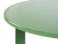 Particolare del piano in vetro colore RAL 6011 Verde Reseda
