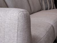Particolare del rivestimento del divano in tessuto Drop