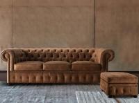 Divano chesterfield Chester in pelle vintage con pouf abbinato