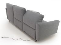 Vista posteriore del divano Prado con meccanismi relax motorizzati