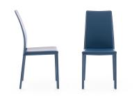 Vista laterale e frontale della sedia Keilir con schienale alto