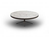 Tavolino da salotto Atrevido nella versione rotonda fronte divano da 100 cm di diametro: piano in ceramica opaca blanc de blanc e basamento in metallo verniciato bronzo