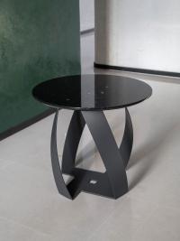 Tavolino rotondo Bon Bon con piano in marmo Nero Marquinia e base in metallo antracite