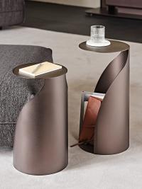Il tavolino rotondo alto Penguin è un arredo pratico e dal design originale