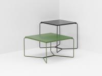 Coppia di tavolini Proust nei formati quadrato alto e basso, completamente laccati Grigio Antracite RAL 7016 e Verde Reseda RAL 6011 