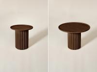 Tavolini a colonna Shinden in frassino tinto bruno nelle due versioni con basamento basso da 40 cm: a sinistra con piano da 40 cm e a destra con piano da 55