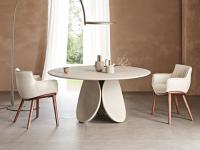 Tavolo rotondo di design Maxim di Cattelan con piano in MDF in argilla spatolata nella stessa tonalità del basamento