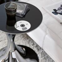 Tavolino rotondo in metallo Andorra con struttura cromata e piano in vetro verniciato nero