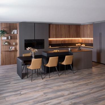 Cucina moderna AluX 01 outlet con ante in alluminio alveolare ultra leggere e ultra sottili 