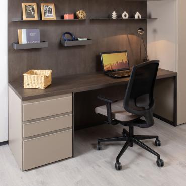 Wide modern white lacquered desk