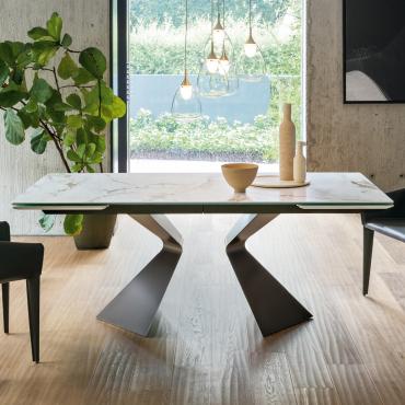 Prora extending table with glass top by Bonaldo
