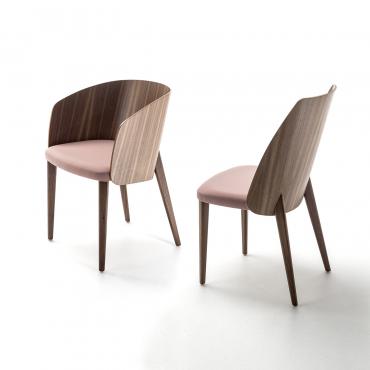 Nadine chair with wooden rounded backrest