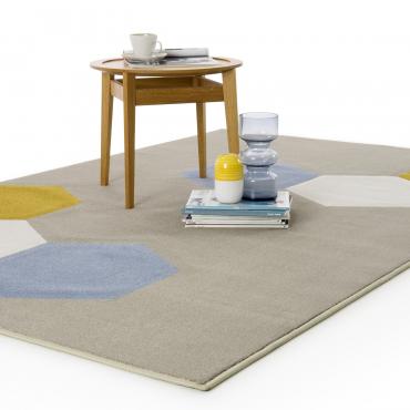 Acapulco rug with hexagons
