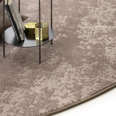 Liverpool velvet rug with vintage bouclé effect