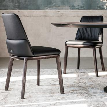Belinda elegant black leather chairs by Cattelan