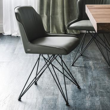 Flaminia swivel lounge chair by Cattelan