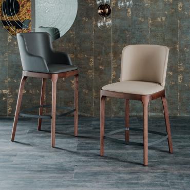Magda wood leather bar stool by Cattelan 