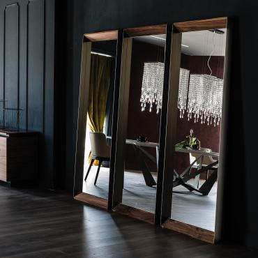 Excalibur solid wood square mirror by Cattelan
