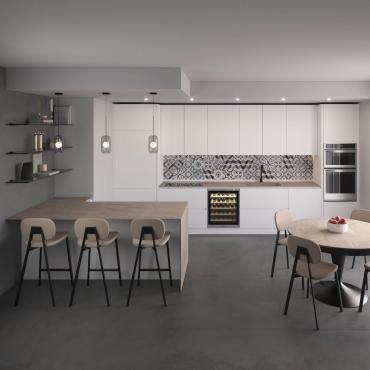 Modern white Klab 10 outlet linear kitchen with peninsula
