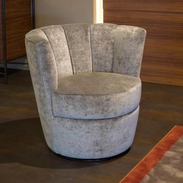 Couple of shell-shaped swivel armchairs Petra Outlet