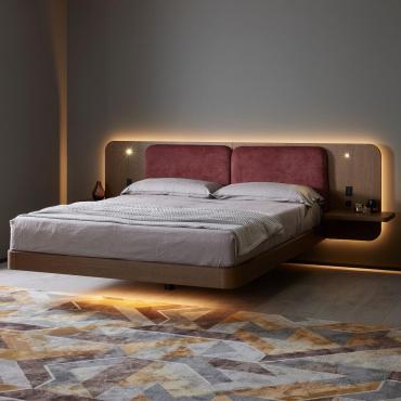 Letto sospeso con testiera lunga Master